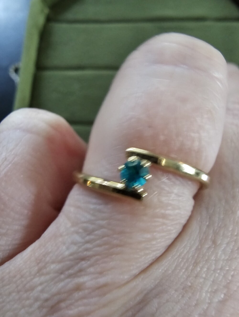 Vintage Avon Ring Size 7 - Picture 4 of 6